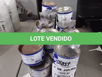 LOTE 351 - 01 LOTE COM VÁRIAS LATAS DE ADESIVO PLÁSTICO. (NO ESTADO, LEILÃO NÃO TEM GARANTIA E NEM DEVOLUÇÃO, SUJEITO A POSSÍVEIS AVARIAS VISÍVEIS/OCULTAS E/OU AUSÊNCIA DE COMPONENTES).