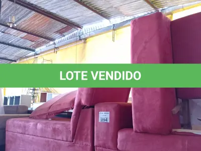 LOTE 094 - 01 SOFÁ. (NO ESTADO, LEILÃO NÃO TEM GARANTIA E NEM DEVOLUÇÃO, SUJEITO A POSSÍVEIS AVARIAS VISÍVEIS/OCULTAS E/OU AUSÊNCIA DE COMPONENTES).