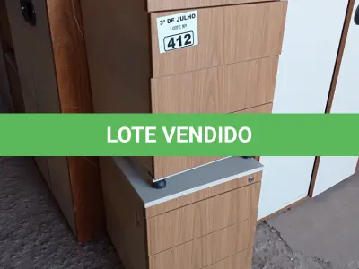 LOTE 412 - 02 GAVETEIROS COM 03 GAVETAS. (NO ESTADO, LEILÃO NÃO TEM GARANTIA E NEM DEVOLUÇÃO, SUJEITO A POSSÍVEIS AVARIAS VISÍVEIS/OCULTAS E/OU AUSÊNCIA DE COMPONENTES).