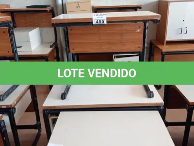 LOTE 455 - 03 MESAS COM ESTRUTURA EM FERRO FUNDIDO E TAMPO DE MADEIRA. (NO ESTADO, LEILÃO NÃO TEM GARANTIA E NEM DEVOLUÇÃO, SUJEITO A POSSÍVEIS AVARIAS VISÍVEIS/OCULTAS E/OU AUSÊNCIA DE COMPONENTES).