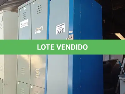 LOTE 429 - 02 ARMÁRIOS ROUPEIRO EM AÇO SENDO 01 C/ 4 PORTAS E OUTRO C/02 PORTAS. (NO ESTADO, LEILÃO NÃO TEM GARANTIA E NEM DEVOLUÇÃO, SUJEITO A POSSÍVEIS AVARIAS VISÍVEIS/OCULTAS E/OU AUSÊNCIA DE COMPONENTES).