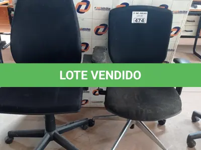 LOTE 474 - 02 CADEIRAS DE ESCRITÓRIO COM BASE GIRATÓRIA. (NO ESTADO, LEILÃO NÃO TEM GARANTIA E NEM DEVOLUÇÃO, SUJEITO A POSSÍVEIS AVARIAS VISÍVEIS/OCULTAS E/OU AUSÊNCIA DE COMPONENTES).