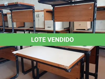 LOTE 455 - 03 MESAS COM ESTRUTURA EM FERRO FUNDIDO E TAMPO DE MADEIRA. (NO ESTADO, LEILÃO NÃO TEM GARANTIA E NEM DEVOLUÇÃO, SUJEITO A POSSÍVEIS AVARIAS VISÍVEIS/OCULTAS E/OU AUSÊNCIA DE COMPONENTES).