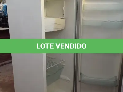 LOTE 171 - 01 GELADEIRA MARCA ELECTROLUX 220V. (NO ESTADO, LEILÃO NÃO TEM GARANTIA E NEM DEVOLUÇÃO, SUJEITO A POSSÍVEIS AVARIAS VISÍVEIS/OCULTAS E/OU AUSÊNCIA DE COMPONENTES).