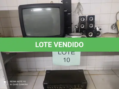 LOTE 104 - TELEVISÃO A CORES CCE + AMPLIFICADOR MISTURADOR CICLOTRON+ RÁDIO GRAVADOR PORTÁTIL - PHILIPS + 10 CAIXINHAS DE SOM PEQUENA  (UNIDADE: B-033 - MONTES CLAROS/MG - LOCAL DE RETIRADA: AVENIDA LAGO DO TUCURUÍ S/N, BAIRRO ACÁCIAS - MONTES CLAROS/MG - CEP-39.404-264)
