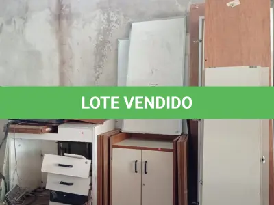 LOTE 445 - 04 MESAS COM ESTRUTURA EM FERRO FUNDIDO TAMPO EM MADEIRA, VÁRIAS PEÇAS DE MESAS DESMONTADAS E 04 LOUSAS. (NO ESTADO, LEILÃO NÃO TEM GARANTIA E NEM DEVOLUÇÃO, SUJEITO A POSSÍVEIS AVARIAS VISÍVEIS/OCULTAS E/OU AUSÊNCIA DE COMPONENTES).
