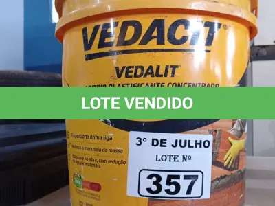LOTE 357 - 01 BALDE DE VEDALIT, ADITIVO PLASTIFICANTE CONCENTRADO PARA CONCRETO E ARGAMASSAS E 01 BALDE DE VEDACIT, ADITIVO IMPERMEABILIZANTE PARA CONCRETO E ARGAMASSAS 18L. (NO ESTADO, LEILÃO NÃO TEM GARANTIA E NEM DEVOLUÇÃO, SUJEITO A POSSÍVEIS AVARIAS VISÍVEIS/OCULTAS E/OU AUSÊNCIA DE COMPONENTES).