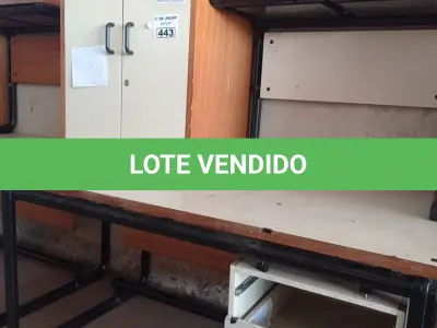 LOTE 443 - 02 MESAS COM ESTRUTURA EM FERRO FUNDIDO TAMPO EM MADEIRA E 01 ARMÁRIO EM MADEIRA COM 02 PORTAS. (NO ESTADO, LEILÃO NÃO TEM GARANTIA E NEM DEVOLUÇÃO, SUJEITO A POSSÍVEIS AVARIAS VISÍVEIS/OCULTAS E/OU AUSÊNCIA DE COMPONENTES).
