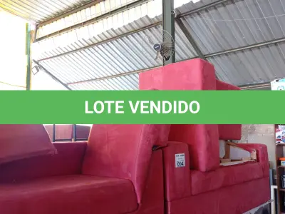 LOTE 094 - 01 SOFÁ. (NO ESTADO, LEILÃO NÃO TEM GARANTIA E NEM DEVOLUÇÃO, SUJEITO A POSSÍVEIS AVARIAS VISÍVEIS/OCULTAS E/OU AUSÊNCIA DE COMPONENTES).