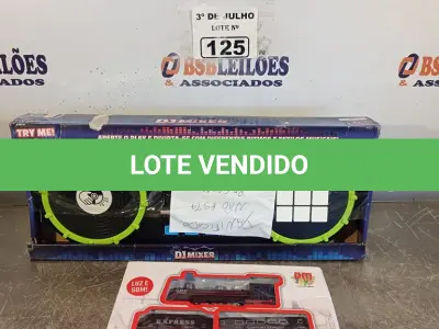 LOTE 125 - 01 PISTA TREM LOCOMOTIVA E 01 DJ MIXER. (NO ESTADO, LEILÃO NÃO TEM GARANTIA E NEM DEVOLUÇÃO, SUJEITO A POSSÍVEIS AVARIAS VISÍVEIS/OCULTAS E/OU AUSÊNCIA DE COMPONENTES).