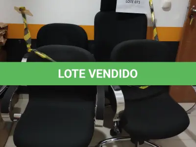 LOTE 781 - 03 CADEIRA PRETA COM BRAÇO PRATA + CADEIRA ALTA PRETA SEM BRAÇO. (UNIDADE: DEPARTAMENTO EXECUTIVO – DEX - LOCAL DE RETIRADA: SAUS - QUADRA 1, BLOCO J, ED. CLÉSIO ANDRADE - BRASÍLIA/DF - CEP: 70.070-944)