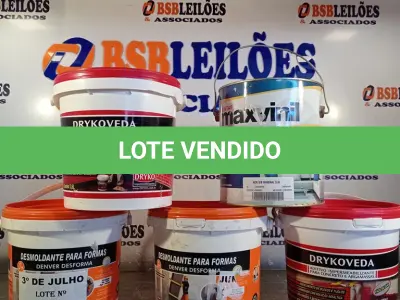 LOTE 393 - 02 BALDES DE DESMOLDANTE PARA FORMAS, 02 BALDES DE DRYKOVEDA E 01 GALÃO DE TINTA ACRÍLICA TODOS 3,6L. (NO ESTADO, LEILÃO NÃO TEM GARANTIA E NEM DEVOLUÇÃO, SUJEITO A POSSÍVEIS AVARIAS VISÍVEIS/OCULTAS E/OU AUSÊNCIA DE COMPONENTES).