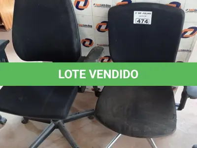 LOTE 474 - 02 CADEIRAS DE ESCRITÓRIO COM BASE GIRATÓRIA. (NO ESTADO, LEILÃO NÃO TEM GARANTIA E NEM DEVOLUÇÃO, SUJEITO A POSSÍVEIS AVARIAS VISÍVEIS/OCULTAS E/OU AUSÊNCIA DE COMPONENTES).