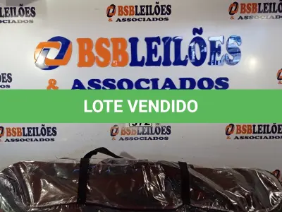 LOTE 372 - 01 SKATE COM CAPACETE. (NO ESTADO, LEILÃO NÃO TEM GARANTIA E NEM DEVOLUÇÃO, SUJEITO A POSSÍVEIS AVARIAS VISÍVEIS/OCULTAS E/OU AUSÊNCIA DE COMPONENTES).