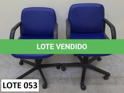 LOTE 464 - 02 CADEIRAS GIRATORIAS COM BRACO  (UNIDADE: B-034 - POUSO ALEGRE/MG LOCAL DE RETIRADA: AVENIDA DOS ALECRINS, 1020 - DISTRITO INDUSTRIAL –  POUSO ALEGRE/MG – CEP: 37.556-839)