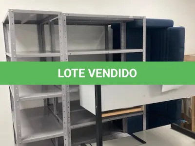 LOTE 651 - MESA ESCRITORIO + SOFÁ 3 LUGARES + MESA S/ GAVETAS + 3 ESTANTESI. (UNIDADE: DN 164 - SANTO ANTÔNIO DA PLATINA/PR - LOCAL DE RETIRADA: RODOVIA BR-153 - KM 41, Nº 970 –  SANTO ANTÔNIO DA PLATINA/PR - CEP: 86.430-000)