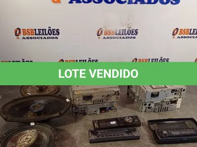LOTE 132 - 04 APARELHOS DE SOM AUTOMOTIVO E 03 ALTO-FALANTES MARCAS E MODELOS DIVERSOS. (NO ESTADO, LEILÃO NÃO TEM GARANTIA E NEM DEVOLUÇÃO, SUJEITO A POSSÍVEIS AVARIAS VISÍVEIS/OCULTAS E/OU AUSÊNCIA DE COMPONENTES).