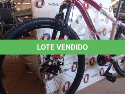 LOTE 300 - 01 BICICLETA ARO 29, COR VERMELHO COM PRETO, NANO 24V SKY TRAZ 24 MARCHAS COM SISTEMA CASSETE MICROSHIFT E FREIOS HIDRÁULICOS. QUADRO SKY EM ALUMÍNIO 6061 NANO; SUSPENSÃO HEILAND AHEADSET 100MM;ALAVANCA MICROSHIFT  3 X 8 VELOCIDADES; PEDIVELA SHIFT TECH 42/32/22; MOVIMENTO CENTRAL ROLAMENTADO; CÂMBIO DIANTEIRO MICROSHIFT 3V  7/8 X 3V 42/32/22 ;CAMBIO TRASEIRO MICROSHIFT 8V COM CAGE LONGO RDM26L;CASSETE MICROSHIFT 8 VELOCIDADES COM RELAÇÃO 11-34 DENTES; CORRENTE YBN INDEX 1/2 X 3/32 116L; CUBOS SHIFT TECH CASSETTE COM BLOCAGENS 36 FUROS; DISCOS 160MM;FREIO A DISCO ALHONGA LANCER PAVOLUTION; GUIDÃO HEILAND EM ALUMÍNIO 31.8MM; SUPORTE DE GUIDÃO HEILAND ALUMÍNIO 31.8MM; PNEUS SWALLOW 29 X 2.10; SELIM SKY MTB; CANOTE DE SELIM HEILAND 27.2MM; AROS DUPLOS WLK 29 36 FUROS; PEDAL PLATAFORMA HEILAND NYLON.(NOVA) (NO ESTADO)