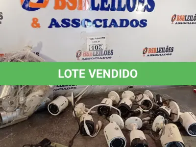 LOTE 102 - 01 LOTE COM VÁRIAS CÂMERAS DE SEGURANÇA MARCAS E MODELOS DIVERSOS. (NO ESTADO, LEILÃO NÃO TEM GARANTIA E NEM DEVOLUÇÃO, SUJEITO A POSSÍVEIS AVARIAS VISÍVEIS/OCULTAS E/OU AUSÊNCIA DE COMPONENTES).