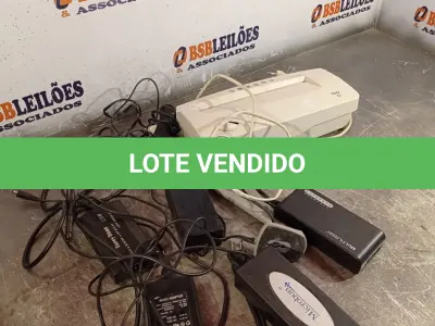 LOTE 142 - 01 FRAGMENTADORA DE PAPEL, 01 PISTOLA DE COLA, 01 ANTENA E VÁRIAS FONTES MARCAS E MODELOS DIVERSOS.  (NO ESTADO, LEILÃO NÃO TEM GARANTIA E NEM DEVOLUÇÃO, SUJEITO A POSSÍVEIS AVARIAS VISÍVEIS/OCULTAS E/OU AUSÊNCIA DE COMPONENTES).