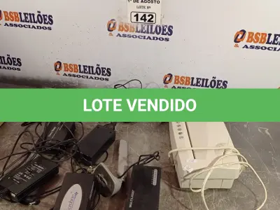 LOTE 142 - 01 FRAGMENTADORA DE PAPEL, 01 PISTOLA DE COLA, 01 ANTENA E VÁRIAS FONTES MARCAS E MODELOS DIVERSOS.  (NO ESTADO, LEILÃO NÃO TEM GARANTIA E NEM DEVOLUÇÃO, SUJEITO A POSSÍVEIS AVARIAS VISÍVEIS/OCULTAS E/OU AUSÊNCIA DE COMPONENTES).