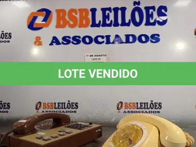 LOTE 011 - 02 APARELHOS DE TELEFONE ANTIGOS. (NO ESTADO, LEILÃO NÃO TEM GARANTIA E NEM DEVOLUÇÃO, SUJEITO A POSSÍVEIS AVARIAS VISÍVEIS/OCULTAS E/OU AUSÊNCIA DE COMPONENTES).