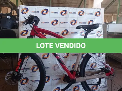 LOTE 300 - 01 BICICLETA ARO 29, COR VERMELHO COM PRETO, NANO 24V SKY TRAZ 24 MARCHAS COM SISTEMA CASSETE MICROSHIFT E FREIOS HIDRÁULICOS. QUADRO SKY EM ALUMÍNIO 6061 NANO; SUSPENSÃO HEILAND AHEADSET 100MM;ALAVANCA MICROSHIFT  3 X 8 VELOCIDADES; PEDIVELA SHIFT TECH 42/32/22; MOVIMENTO CENTRAL ROLAMENTADO; CÂMBIO DIANTEIRO MICROSHIFT 3V  7/8 X 3V 42/32/22 ;CAMBIO TRASEIRO MICROSHIFT 8V COM CAGE LONGO RDM26L;CASSETE MICROSHIFT 8 VELOCIDADES COM RELAÇÃO 11-34 DENTES; CORRENTE YBN INDEX 1/2 X 3/32 116L; CUBOS SHIFT TECH CASSETTE COM BLOCAGENS 36 FUROS; DISCOS 160MM;FREIO A DISCO ALHONGA LANCER PAVOLUTION; GUIDÃO HEILAND EM ALUMÍNIO 31.8MM; SUPORTE DE GUIDÃO HEILAND ALUMÍNIO 31.8MM; PNEUS SWALLOW 29 X 2.10; SELIM SKY MTB; CANOTE DE SELIM HEILAND 27.2MM; AROS DUPLOS WLK 29 36 FUROS; PEDAL PLATAFORMA HEILAND NYLON.(NOVA) (NO ESTADO)