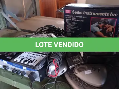 LOTE 128 - 01 APARELHO LINE AMPLIFIER FM TUNER MARCA UNIC MODELO LT 800, 02 MICROFONES, VÁRIOS APARELHOS DE DISCMAN E GRAVA DE VOZ MARCAS E MODELOS DIVERSOS.  (NO ESTADO, LEILÃO NÃO TEM GARANTIA E NEM DEVOLUÇÃO, SUJEITO A POSSÍVEIS AVARIAS VISÍVEIS/OCULTAS E/OU AUSÊNCIA DE COMPONENTES).