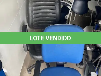 LOTE 632 - CADEIRA GIRATÓRIA COM BRAÇOS + CADEIRA GIRATÓRIA COM BRAÇOS E RODÍZIO + ESTANTE + MODEM ROTEADORI. (UNIDADE: DN 164 - SANTO ANTÔNIO DA PLATINA/PR - LOCAL DE RETIRADA: RODOVIA BR-153 - KM 41, Nº 970 –  SANTO ANTÔNIO DA PLATINA/PR - CEP: 86.430-000)