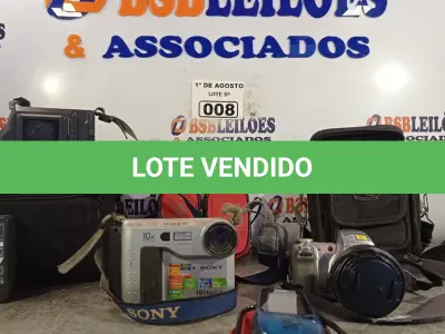 LOTE 008 - 01 LOTE COM VÁRIAS CÂMERAS FOTOGRÁFICAS MARCAS E MODELOS DIVERSOS. (NO ESTADO, LEILÃO NÃO TEM GARANTIA E NEM DEVOLUÇÃO, SUJEITO A POSSÍVEIS AVARIAS VISÍVEIS/OCULTAS E/OU AUSÊNCIA DE COMPONENTES).