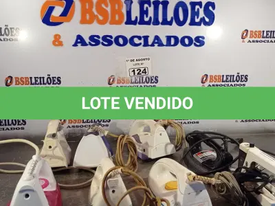 LOTE 124 - 08 FERROS DE PASSAR ROUPAS MARCAS E MODELOS DIVERSOS. (NO ESTADO, LEILÃO NÃO TEM GARANTIA E NEM DEVOLUÇÃO, SUJEITO A POSSÍVEIS AVARIAS VISÍVEIS/OCULTAS E/OU AUSÊNCIA DE COMPONENTES).