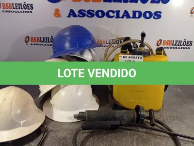 LOTE 171 - 01 PULVERIZADOR E 05 CAPACETES DE SEGURANÇA NO TRABALHO. (NO ESTADO, LEILÃO NÃO TEM GARANTIA E NEM DEVOLUÇÃO, SUJEITO A POSSÍVEIS AVARIAS VISÍVEIS/OCULTAS E/OU AUSÊNCIA DE COMPONENTES).