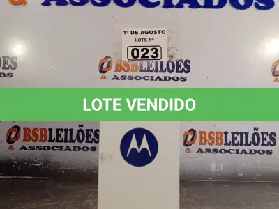 LOTE 023 - 01 APARELHO DE TELEFONE MOTO XT 1092 2ª GERAÇÃO BLACK. (NO ESTADO, LEILÃO NÃO TEM GARANTIA E NEM DEVOLUÇÃO, SUJEITO A POSSÍVEIS AVARIAS VISÍVEIS/OCULTAS E/OU AUSÊNCIA DE COMPONENTES).