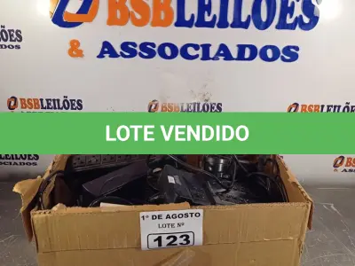 LOTE 123 - 01 LOTE COM VÁRIAS RÉGUAS ELÉTRICAS MARCAS E MODELOS DIVERSOS. (NO ESTADO, LEILÃO NÃO TEM GARANTIA E NEM DEVOLUÇÃO, SUJEITO A POSSÍVEIS AVARIAS VISÍVEIS/OCULTAS E/OU AUSÊNCIA DE COMPONENTES).
