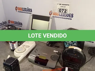 LOTE 072 - 01 LOTE COM VÁRIAS CAIXINHAS DE SOM BLUETOOTH E RÁDIOS-RELÓGIO MARCAS E MODELOS DIVERSOS. (NO ESTADO, LEILÃO NÃO TEM GARANTIA E NEM DEVOLUÇÃO, SUJEITO A POSSÍVEIS AVARIAS VISÍVEIS/OCULTAS E/OU AUSÊNCIA DE COMPONENTES).