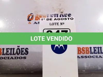 LOTE 047 - 01 APARELHO DE TELEFONE MOTO XT 1092 2ª GERAÇÃO BLACK. (NO ESTADO, LEILÃO NÃO TEM GARANTIA E NEM DEVOLUÇÃO, SUJEITO A POSSÍVEIS AVARIAS VISÍVEIS/OCULTAS E/OU AUSÊNCIA DE COMPONENTES).