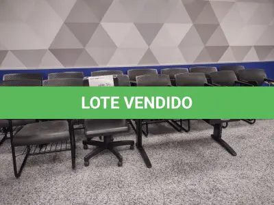 LOTE 307 - 15 CADEIRAS UNIVERSITÁRIAS C/ PRANCHETAS+ CADEIRA COM RODÍZIO + MESA ESCRITÓRIO C/2 GAVETAS (UNIDADE: A-018 - RECIFE/PE - LOCAL DE RETIRADA: AVENIDA BEBERIBE, 3620 - BEBERIBE - RECIFE/PE - CEP: 52.130-547)