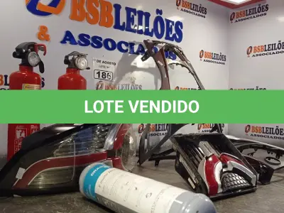 LOTE 186 - 02 LANTERNAS, 02 ACABAMENTOS, 02 EXTINTORES “VAZIOS”, 01 ESPELHO RETROVISOR E 01 CILINDRO DE CO2 “VAZIO”. (NO ESTADO, LEILÃO NÃO TEM GARANTIA E NEM DEVOLUÇÃO, SUJEITO A POSSÍVEIS AVARIAS VISÍVEIS/OCULTAS E/OU AUSÊNCIA DE COMPONENTES).