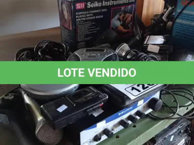 LOTE 128 - 01 APARELHO LINE AMPLIFIER FM TUNER MARCA UNIC MODELO LT 800, 02 MICROFONES, VÁRIOS APARELHOS DE DISCMAN E GRAVA DE VOZ MARCAS E MODELOS DIVERSOS.  (NO ESTADO, LEILÃO NÃO TEM GARANTIA E NEM DEVOLUÇÃO, SUJEITO A POSSÍVEIS AVARIAS VISÍVEIS/OCULTAS E/OU AUSÊNCIA DE COMPONENTES).