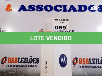 LOTE 059 - 01 APARELHO DE TELEFONE MOTO XT 1092 2ª GERAÇÃO BLACK. (NO ESTADO, LEILÃO NÃO TEM GARANTIA E NEM DEVOLUÇÃO, SUJEITO A POSSÍVEIS AVARIAS VISÍVEIS/OCULTAS E/OU AUSÊNCIA DE COMPONENTES).