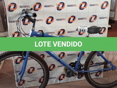 LOTE 141 - 01 BICICLETA ARO 26. (NO ESTADO, LEILÃO NÃO TEM GARANTIA E NEM DEVOLUÇÃO, SUJEITO A POSSÍVEIS AVARIAS VISÍVEIS/OCULTAS E/OU AUSÊNCIA DE COMPONENTES).