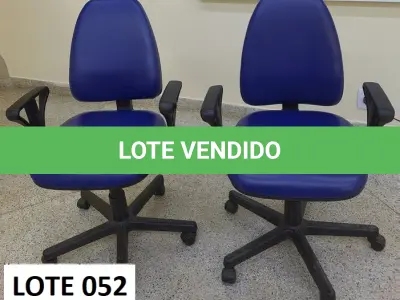 LOTE 463 - 02 CADEIRAS GIRATORIAS COM BRACO  (UNIDADE: B-034 - POUSO ALEGRE/MG LOCAL DE RETIRADA: AVENIDA DOS ALECRINS, 1020 - DISTRITO INDUSTRIAL –  POUSO ALEGRE/MG – CEP: 37.556-839)
