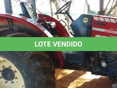 LOTE 001 - 01 TRATOR YANMAR 1185S TURBO 4X4 ANO 2016 COM CREEPER/REDUTOR DE VELOCIDADE ,MOTOR YANMAR 4 CILINDROS TURBO DE 85 CV DE POTENCIA,EQUIPADO COM PESOS DIANTEIROS E COMANDO HIDRÁULICO DUPLO DE 4 SAÍDAS , HORIMETRO ENCONTRA-SE COM : 2330 HORAS,PINTURA ORIGINAL TRATOR SEMI NOVO EM PERFEITO ESTADO DE MECÂNICA E PARTE ELÉTRICA TUDO FUNCIONANDO (NO ESTADO) (VISITAÇÃO AGENDAR 61-98153-0503 JÚNIOR)