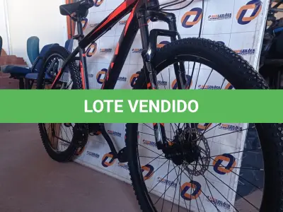 LOTE 100 - 01 BICICLETA ARO 29, COR LARANJADA COM PRETO, NANO 24V SKY TRAZ 24 MARCHAS COM SISTEMA CASSETE MICROSHIFT E FREIOS HIDRÁULICOS. QUADRO SKY EM ALUMÍNIO 6061 NANO; SUSPENSÃO HEILAND AHEADSET 100MM;ALAVANCA MICROSHIFT  3 X 8 VELOCIDADES; PEDIVELA SHIFT TECH 42/32/22; MOVIMENTO CENTRAL ROLAMENTADO; CÂMBIO DIANTEIRO MICROSHIFT 3V  7/8 X 3V 42/32/22 ;CAMBIO TRASEIRO MICROSHIFT 8V COM CAGE LONGO RDM26L;CASSETE MICROSHIFT 8 VELOCIDADES COM RELAÇÃO 11-34 DENTES; CORRENTE YBN INDEX 1/2 X 3/32 116L; CUBOS SHIFT TECH CASSETTE COM BLOCAGENS 36 FUROS; DISCOS 160MM;FREIO A DISCO ALHONGA LANCER PAVOLUTION; GUIDÃO HEILAND EM ALUMÍNIO 31.8MM; SUPORTE DE GUIDÃO HEILAND ALUMÍNIO 31.8MM; PNEUS SWALLOW 29 X 2.10; SELIM SKY MTB; CANOTE DE SELIM HEILAND 27.2MM; AROS DUPLOS WLK 29 36 FUROS; PEDAL PLATAFORMA HEILAND NYLON.(NOVA) (NO ESTADO)