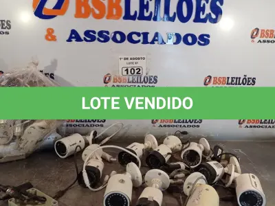 LOTE 102 - 01 LOTE COM VÁRIAS CÂMERAS DE SEGURANÇA MARCAS E MODELOS DIVERSOS. (NO ESTADO, LEILÃO NÃO TEM GARANTIA E NEM DEVOLUÇÃO, SUJEITO A POSSÍVEIS AVARIAS VISÍVEIS/OCULTAS E/OU AUSÊNCIA DE COMPONENTES).