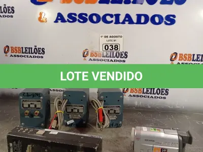 LOTE 038 - 02 OSCILADORES TELEGRAFIA, 01 REFLETÔMETRO, 01 TRANSCEIVER E 01 FILMADORA. (NO ESTADO, LEILÃO NÃO TEM GARANTIA E NEM DEVOLUÇÃO, SUJEITO A POSSÍVEIS AVARIAS VISÍVEIS/OCULTAS E/OU AUSÊNCIA DE COMPONENTES).