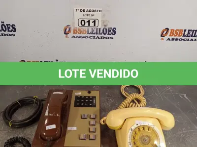 LOTE 011 - 02 APARELHOS DE TELEFONE ANTIGOS. (NO ESTADO, LEILÃO NÃO TEM GARANTIA E NEM DEVOLUÇÃO, SUJEITO A POSSÍVEIS AVARIAS VISÍVEIS/OCULTAS E/OU AUSÊNCIA DE COMPONENTES).