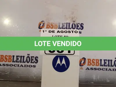 LOTE 031 - 01 APARELHO DE TELEFONE MOTO XT 1092 2ª GERAÇÃO BLACK. (NO ESTADO, LEILÃO NÃO TEM GARANTIA E NEM DEVOLUÇÃO, SUJEITO A POSSÍVEIS AVARIAS VISÍVEIS/OCULTAS E/OU AUSÊNCIA DE COMPONENTES).