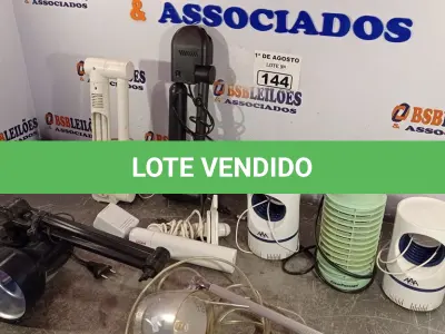 LOTE 144 - 01 LOTE COM VÁRIAS LUMINÁRIAS MARCAS E MODELOS DIVERSOS. (NO ESTADO, LEILÃO NÃO TEM GARANTIA E NEM DEVOLUÇÃO, SUJEITO A POSSÍVEIS AVARIAS VISÍVEIS/OCULTAS E/OU AUSÊNCIA DE COMPONENTES).