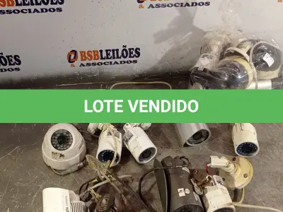 LOTE 162 - 01 LOTE COM VÁRIAS CÂMERAS DE SEGURANÇA MARCAS E MODELOS DIVERSOS. (NO ESTADO, LEILÃO NÃO TEM GARANTIA E NEM DEVOLUÇÃO, SUJEITO A POSSÍVEIS AVARIAS VISÍVEIS/OCULTAS E/OU AUSÊNCIA DE COMPONENTES).